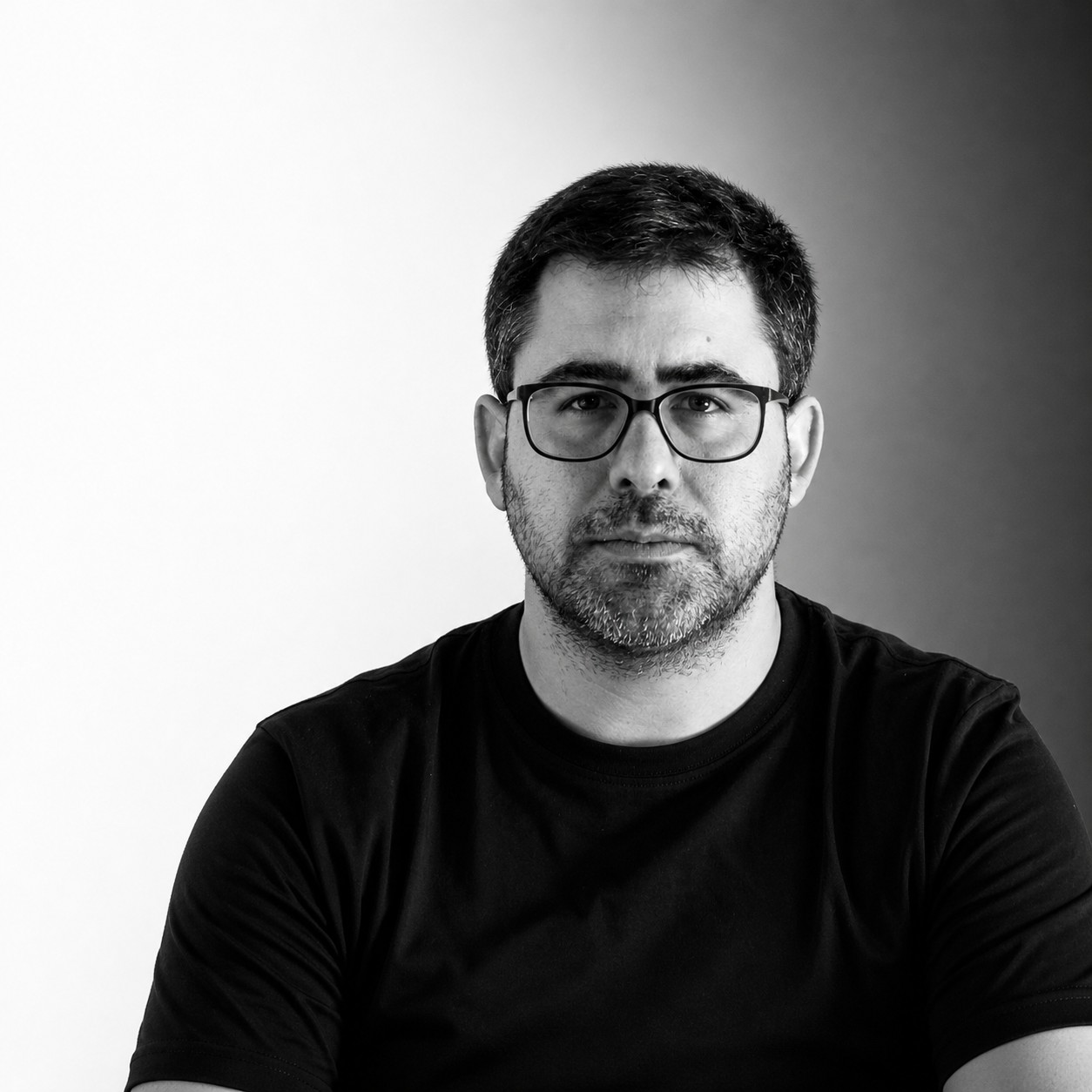 CRISTÓBAL "TOLA" NAVARRO